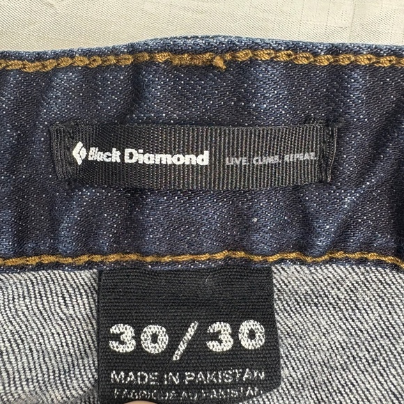 Black Diamond Equipment Men's Straight Darkwash Jeans - Picture 9 of 10